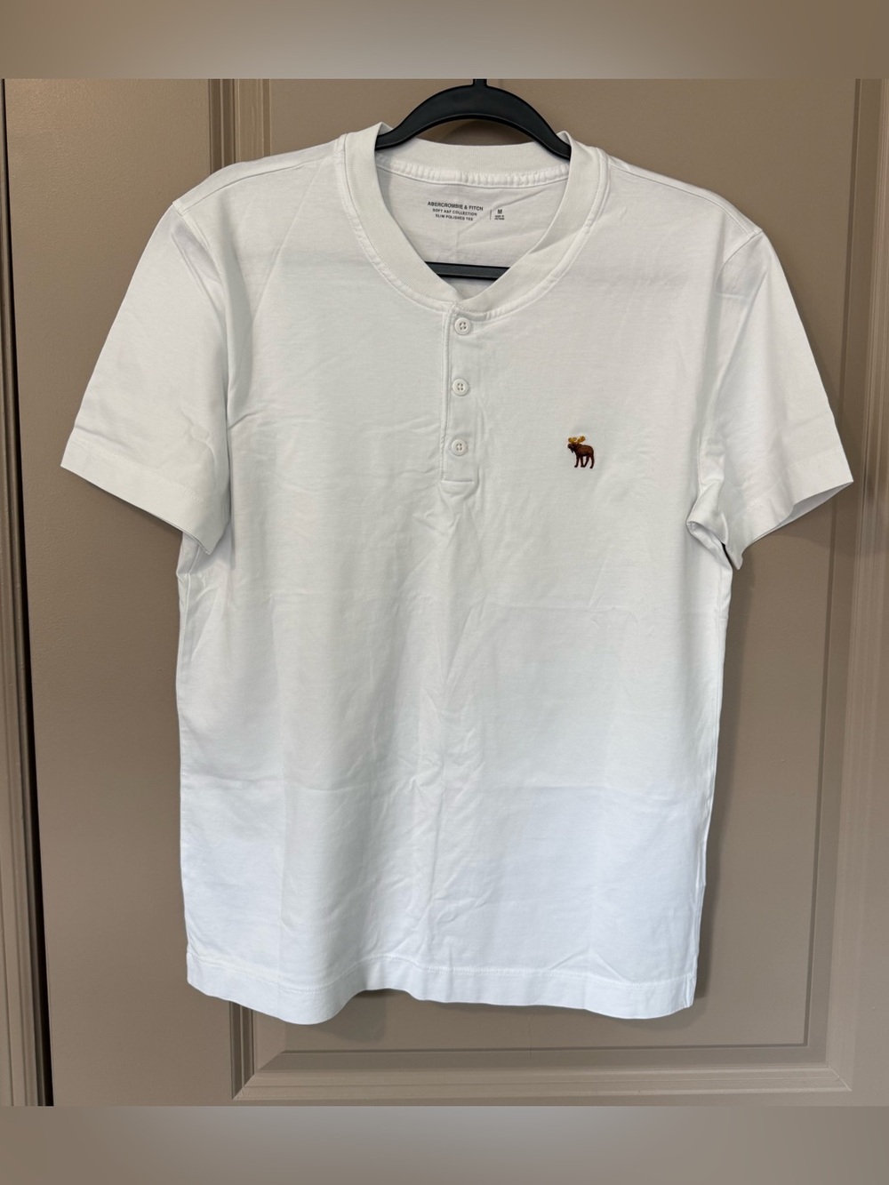 BN Abercrombie & Fitch White Short-Sleeve Henley with Logo